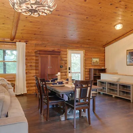 Cozy Brookville Home With Fire Pit And Deck!